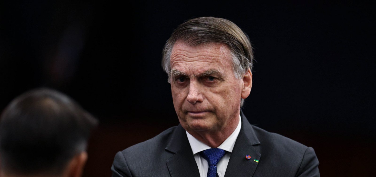Defesa de Bolsonaro pede suspensão imediata da pena no caso da trama golpista