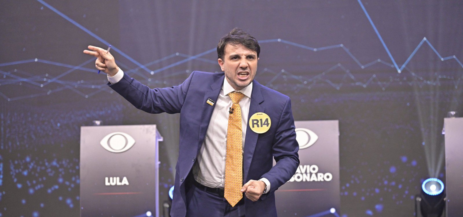 Renan Santos participa de ato político em Salvador neste domingo