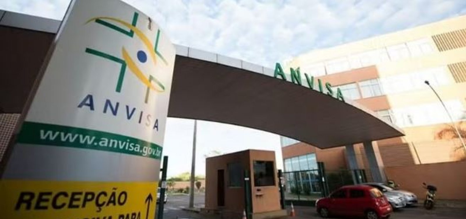 Anvisa determina apreensão de dois lotes falsificados de medicamento para esclerose múltipla