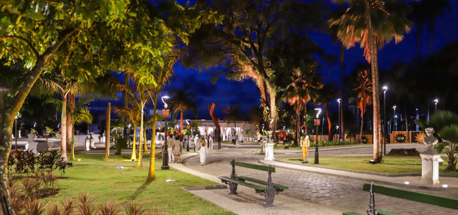 Passeio Público é reaberto após obras de revitalização do Teatro Vila Velha