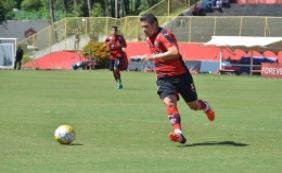 "Um ponto a ser comemorado", diz Diego Renan após empate do Vitória