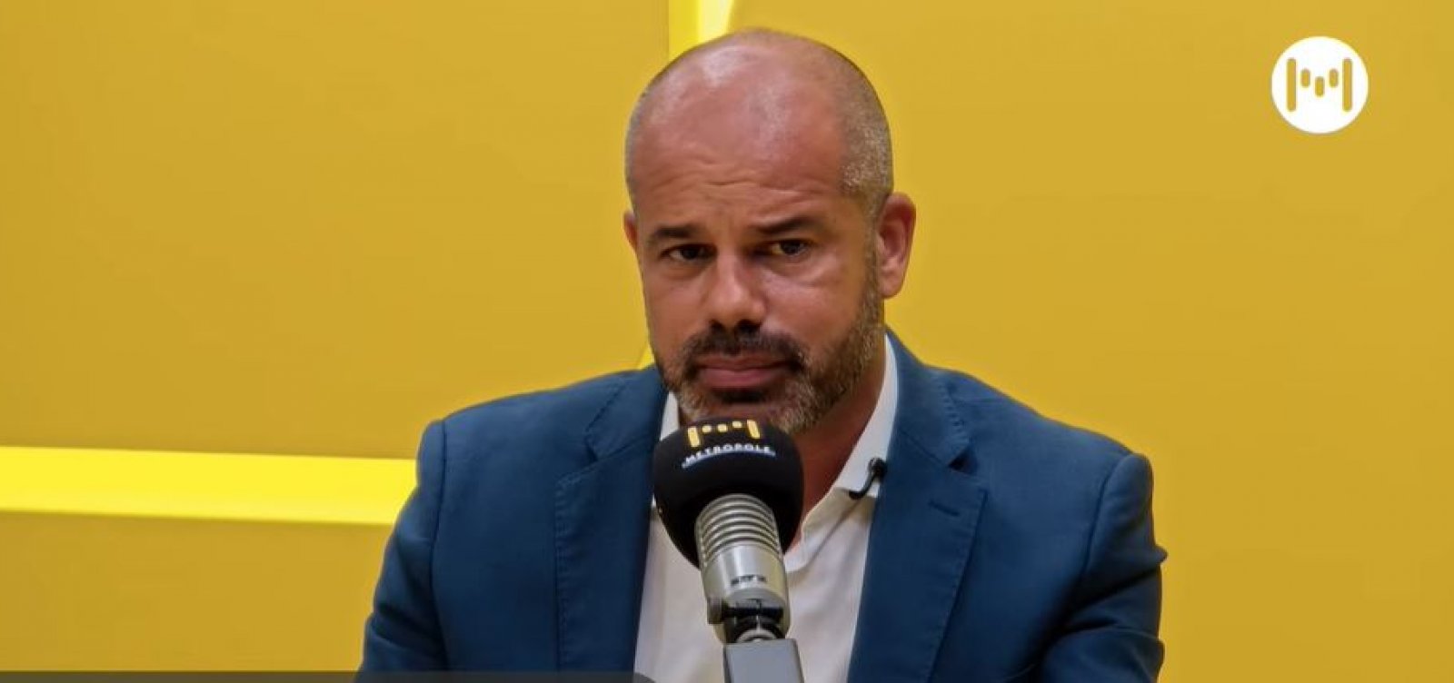 Objetivo do governo da Bahia é manter aluno na escola, diz secretário de Educação ao negar aprovação automática