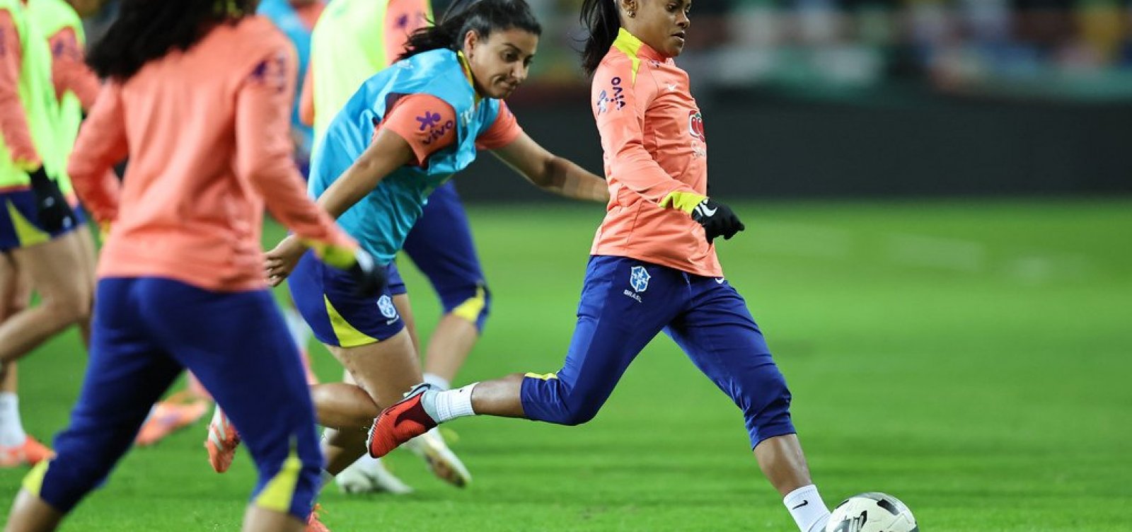 Futebol feminino ganha novas regras de profissionalização antes da Copa de 2027