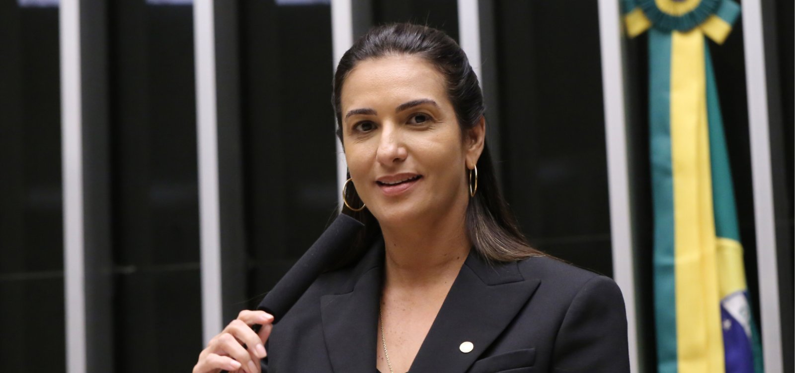 Após infarto, Roberta Roma é submetida a novo cateterismo; deputada está estável