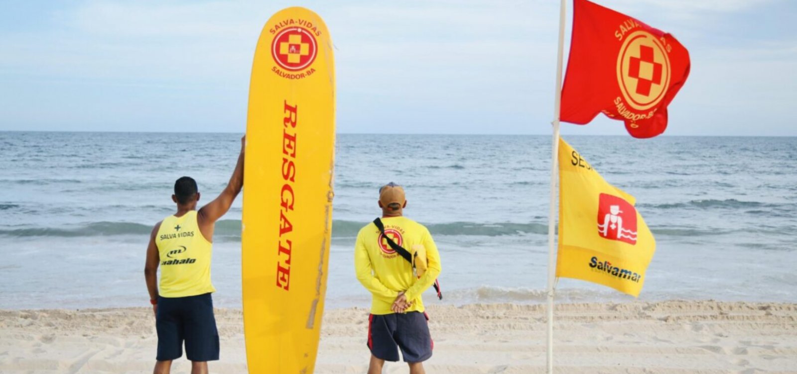 Salvamar alerta para riscos no mar em Salvador durante fim de semana de calor e chuva