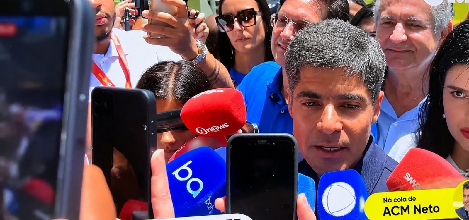 “Confiantes de que a eleição pode ser resolvida hoje”, diz ACM Neto ao chegar para votação