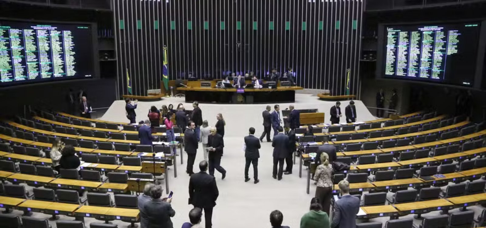 PSOL/Rede, PDT, Avante e outras duas siglas não atingem cláusula de barreira; entenda