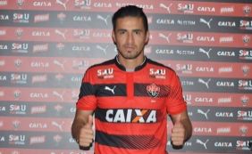 Novo atacante do Vitória se coloca à disposição de Mancini