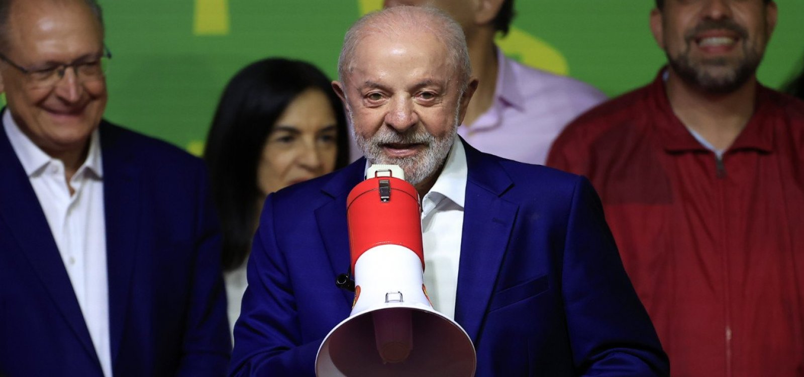 Lula vence em 64 países e lidera votação de brasileiros no exterior
