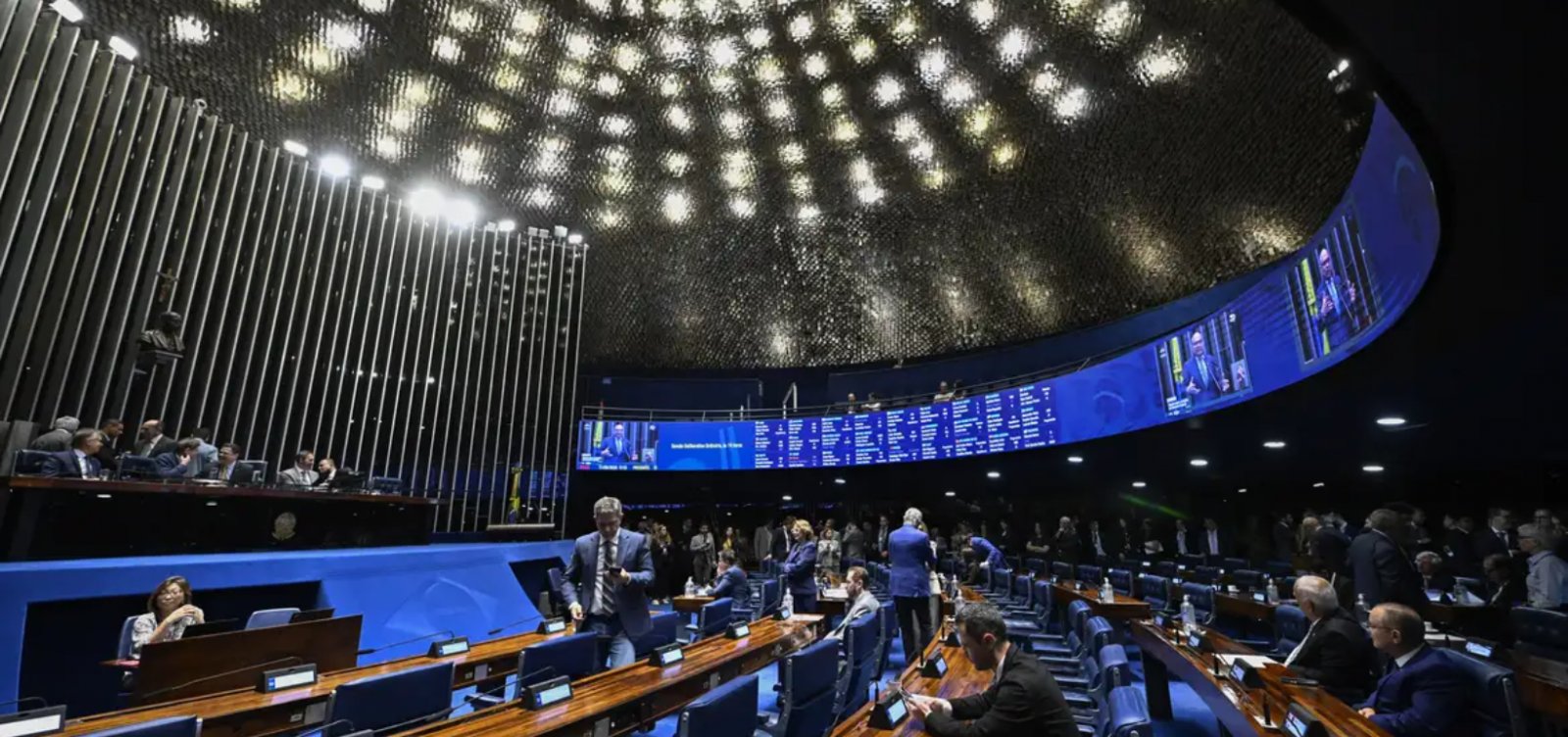 Senado começa a discutir fim da escala 6x1; veja o que prevê a proposta