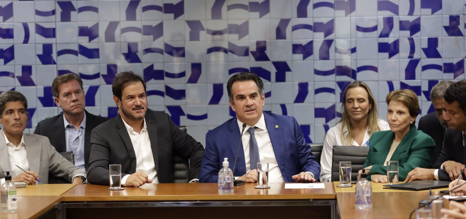 PP e União Brasil oficializam apoio a Flávio Bolsonaro no segundo turno