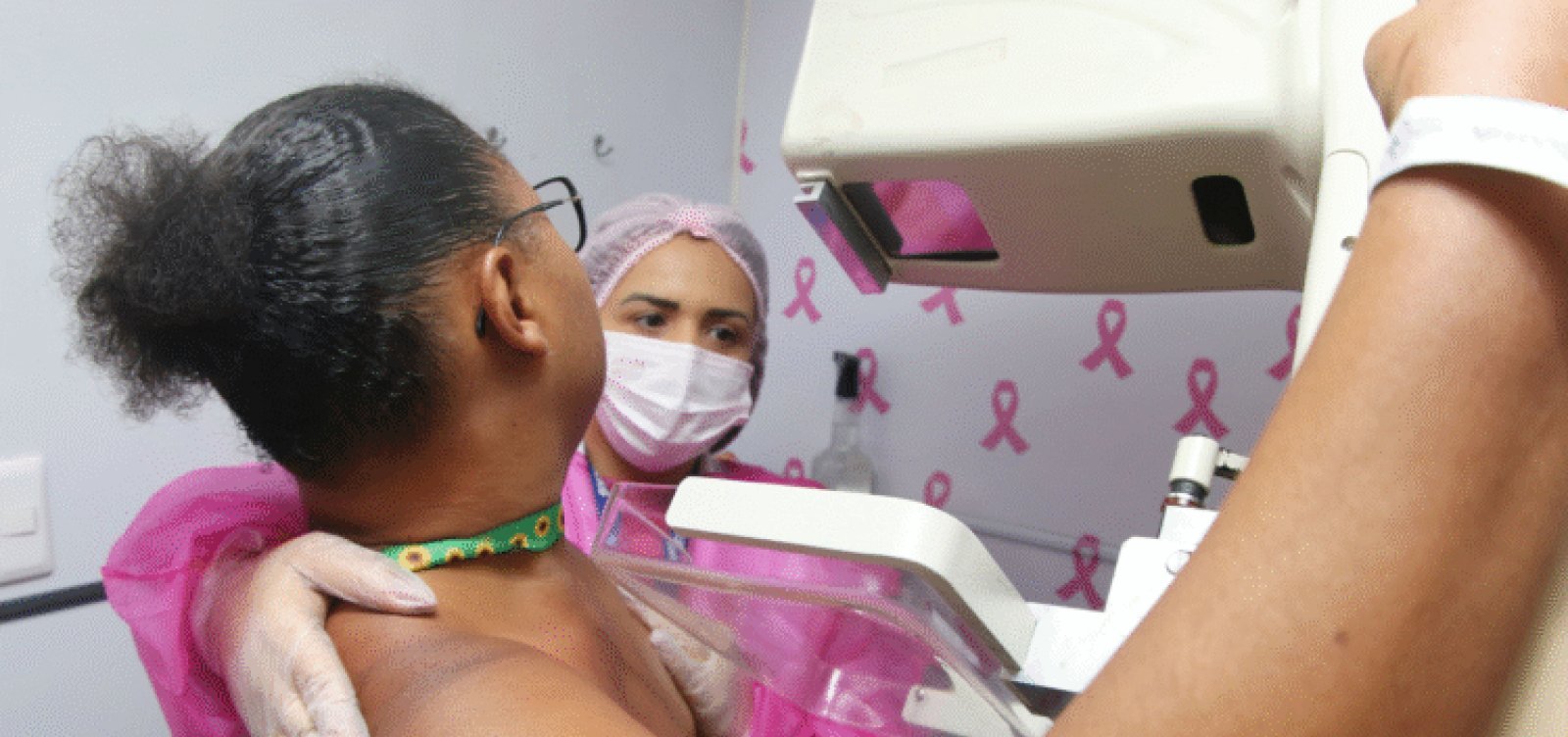 Salvador tem exames gratuitos de mamografia e preventivo durante outubro