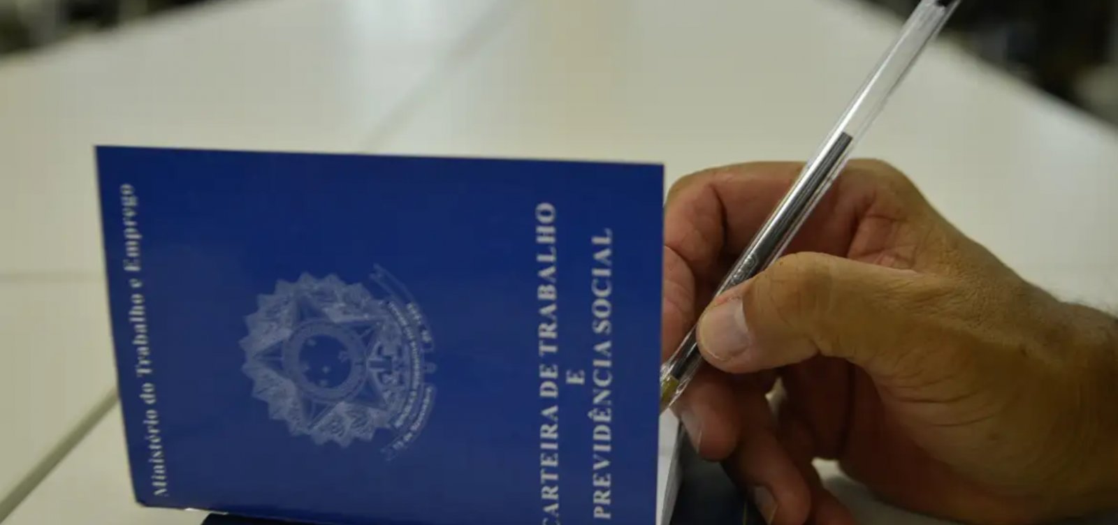 Oposição tenta adiar votação do fim da escala 6x1 para depois das eleições