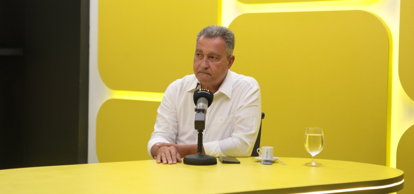 Rui Costa compara governos Lula e Bolsonaro e questiona proposta econômica de Flávio