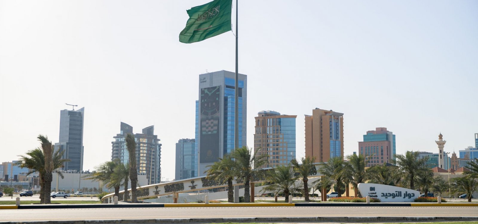 Arábia Saudita é alvo de explosões após nova onda de ataques de rebeldes do Iêmen