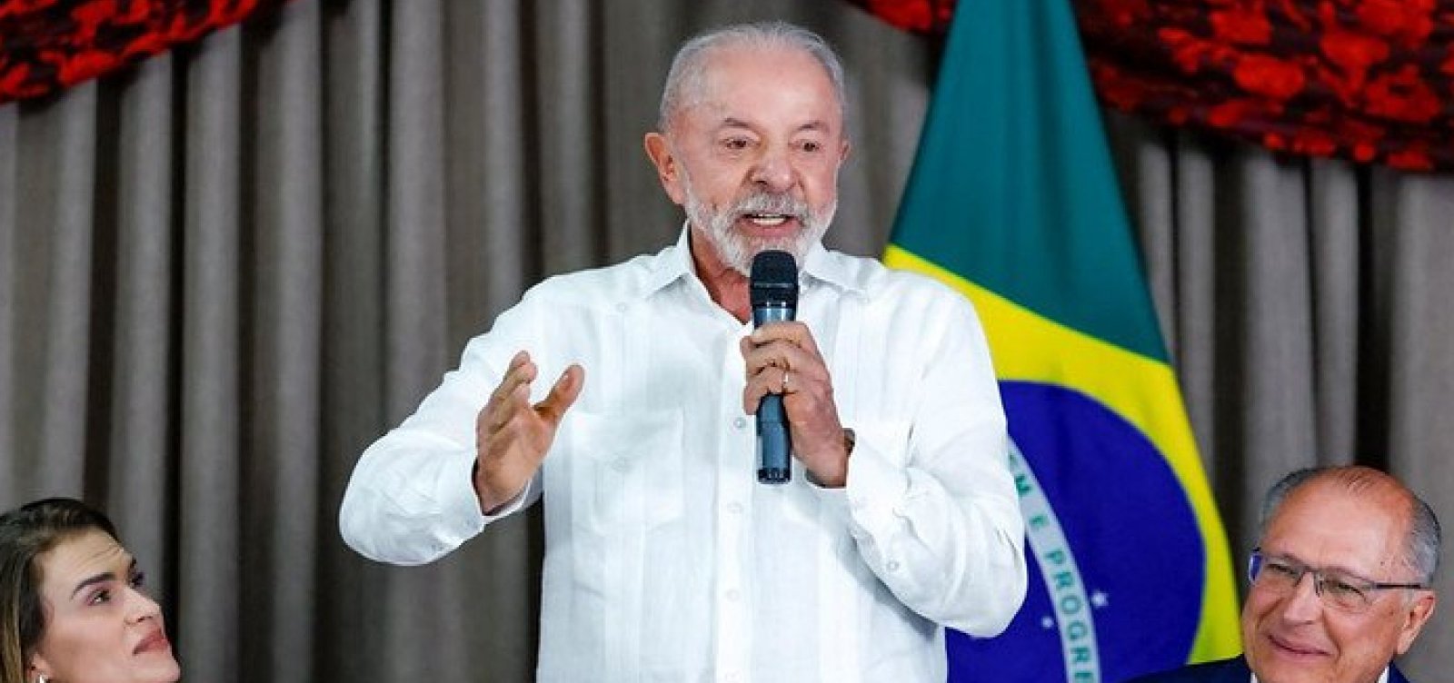 Lula anuncia perdão de dívidas para MEIs e garante Pix de R$ 5 mil