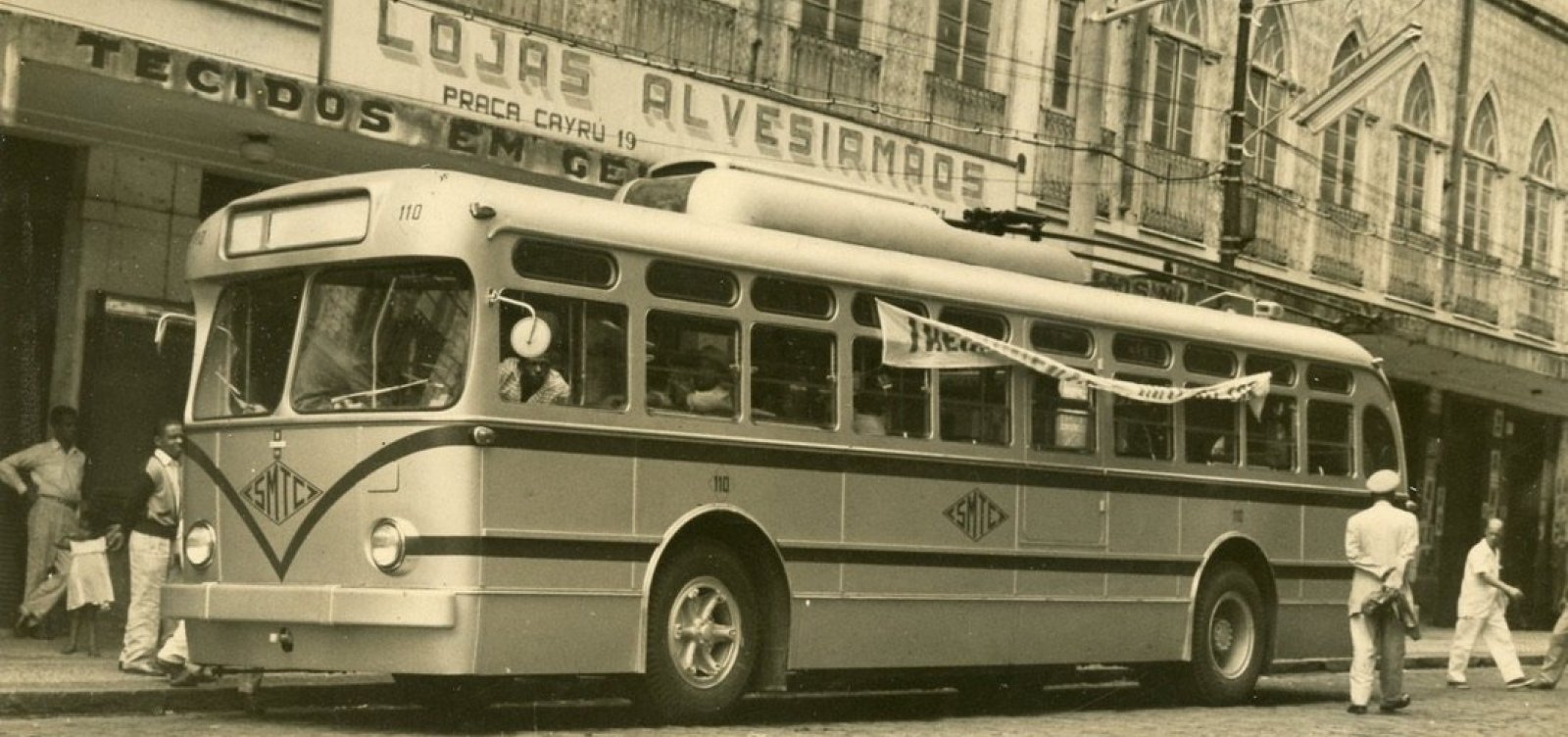 Em nova crônica, MK lembra o tempo em que o transporte público em Salvador era movido a ônibus elétricos