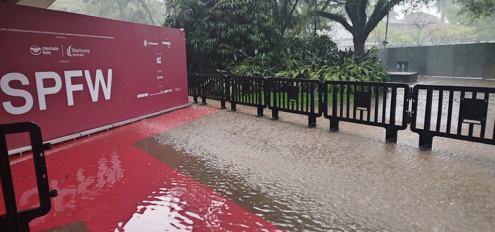 Chuvas em São Paulo: temporal causa uma morte, alagamentos e transtornos no transporte