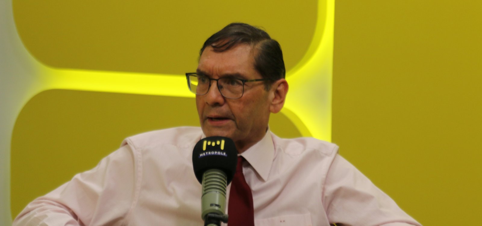 Raymundo Paraná é homenageado pelo Cremeb por contribuição à Medicina