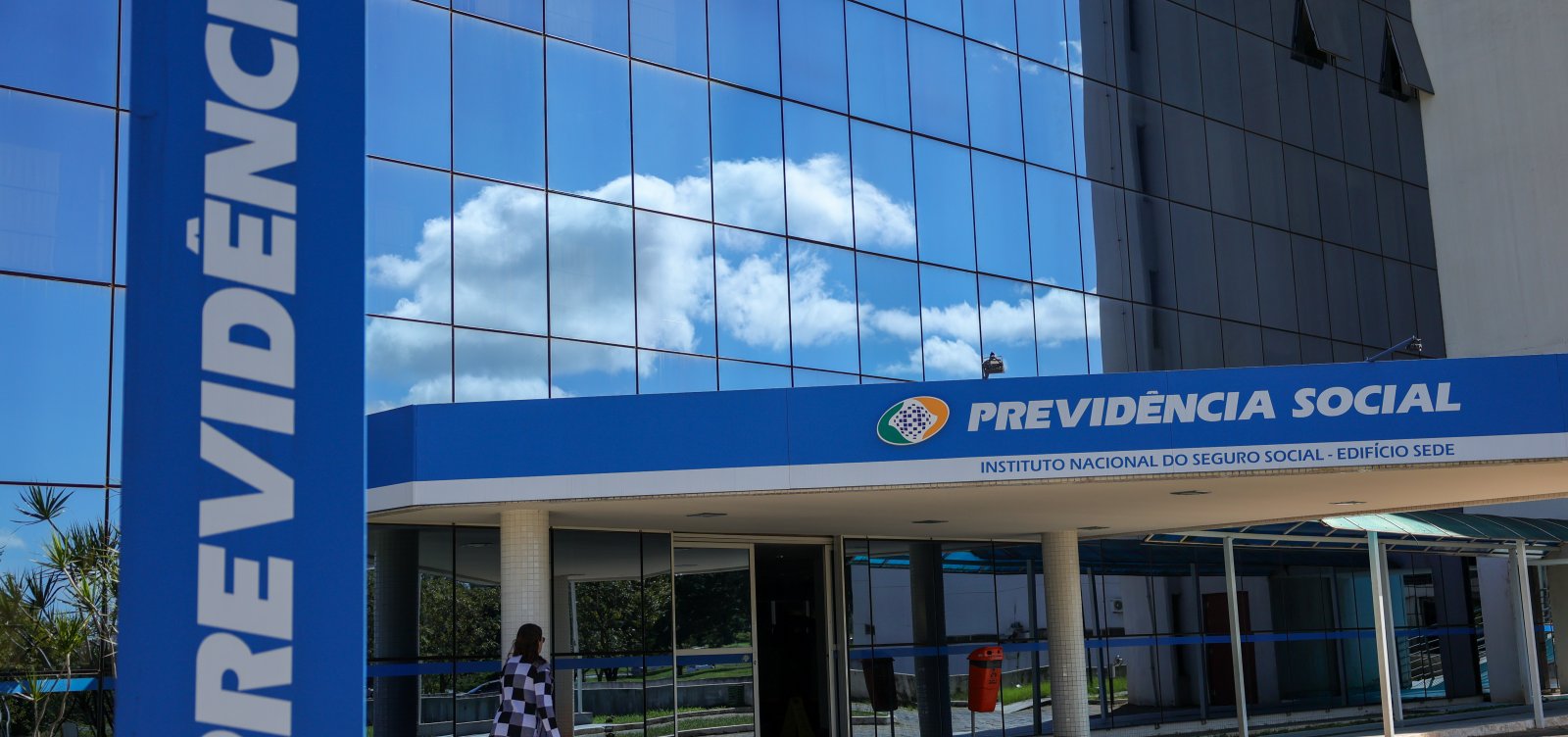 Bahia tem mais de 1,2 milhão de beneficiários do INSS com prova de vida pendente
