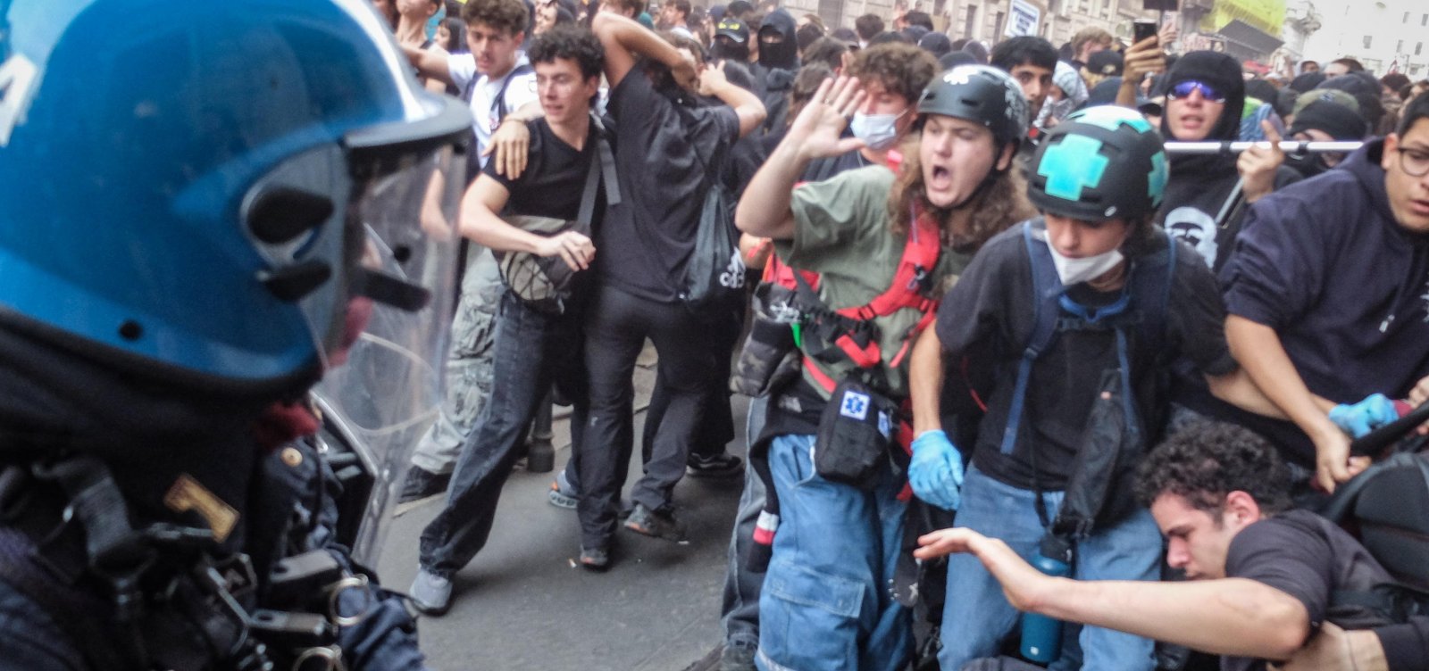 Itália adota decreto de emergência após protestos violentos em Milão