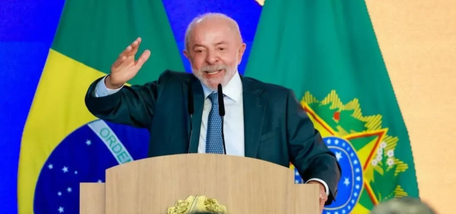 Lula diz que entregará autorização para abrir sigilo bancário e cobra Flávio Bolsonaro