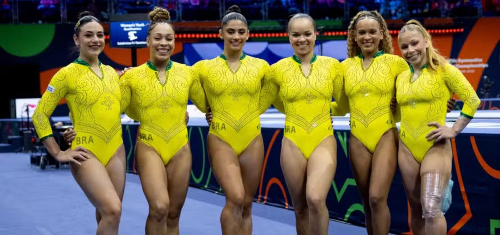 Rebeca Andrade lidera classificatória no salto e Brasil garante cinco finais no Mundial de Ginástica
