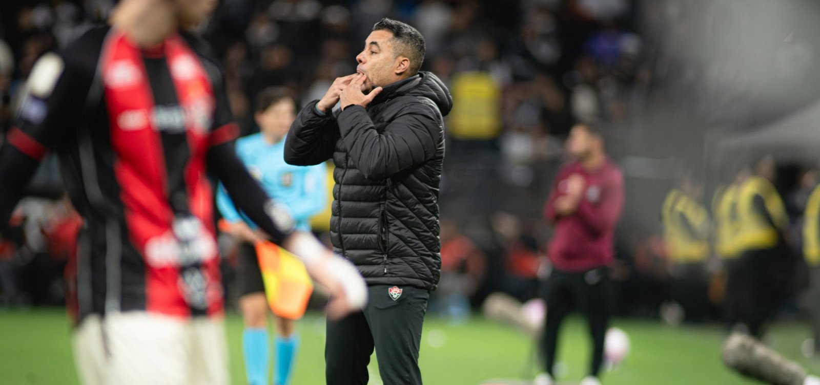 Jair Ventura valoriza empate do Vitória com o Corinthians: "Ponto importante"