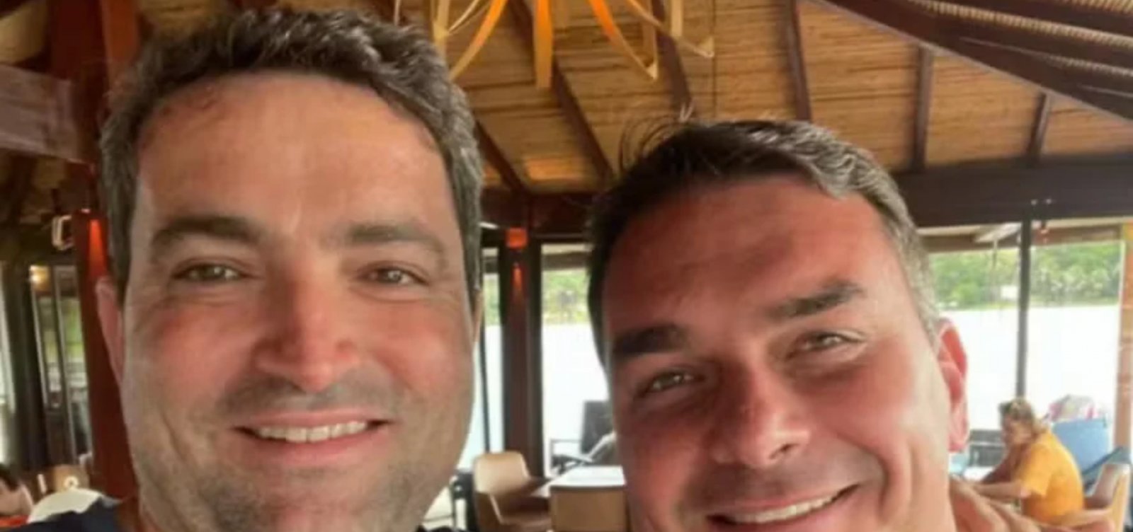 Advogado aliado de Flávio Bolsonaro movimentou R$ 130 milhões em três meses, aponta PF