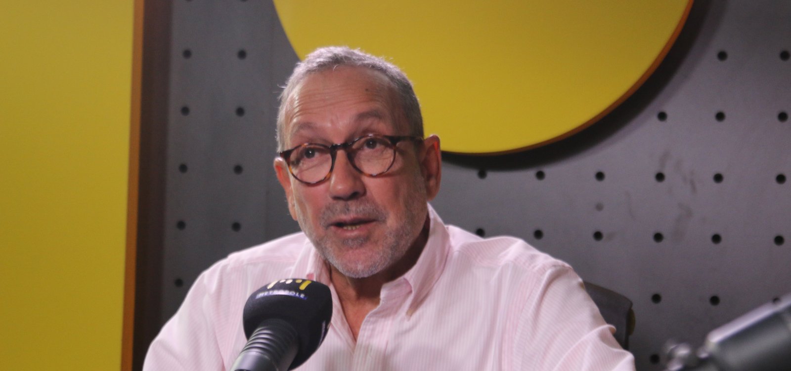 Casemiro Neto critica postura de Flávio Bolsonaro em debate e diz que candidato não apresentou propostas