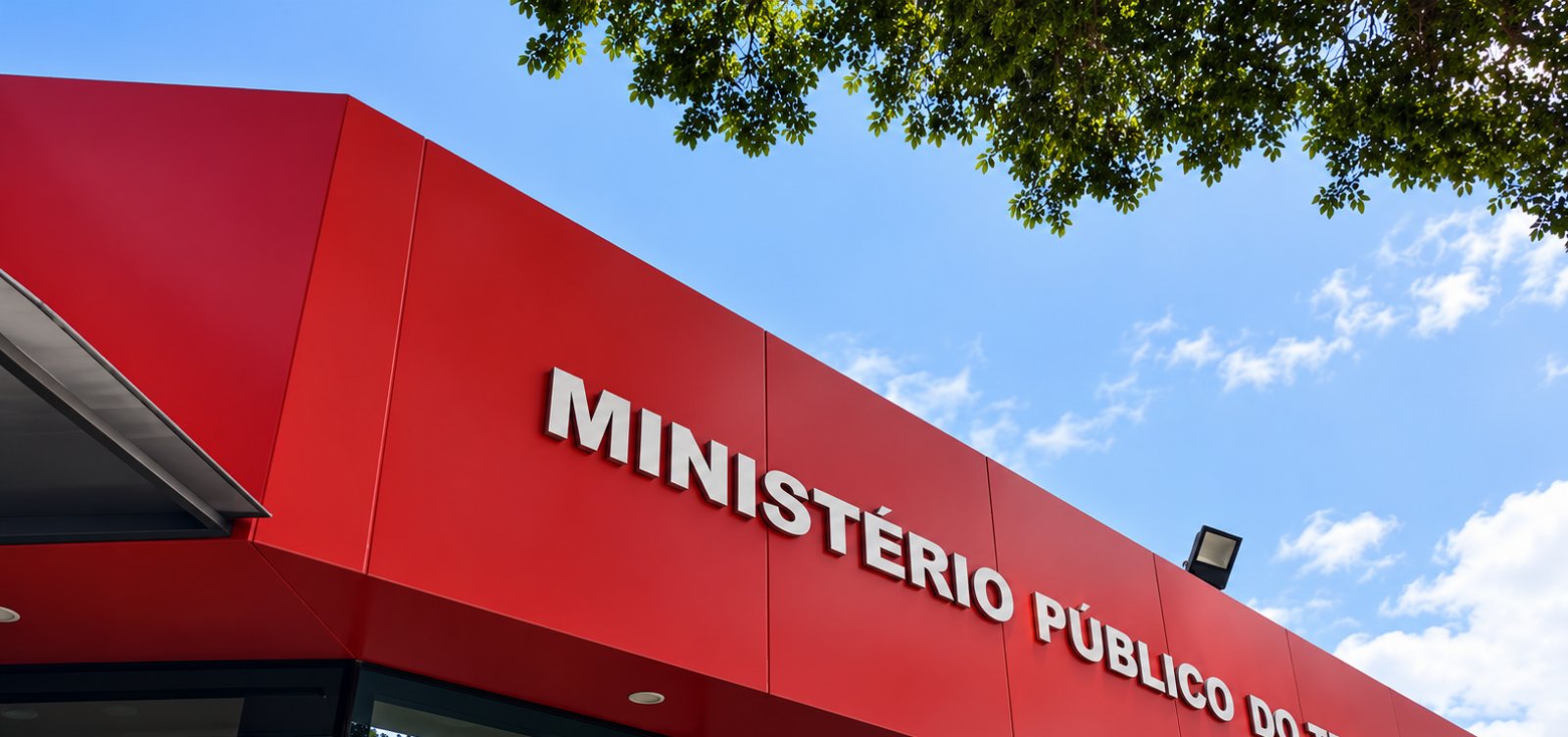 Empresário é investigado por assédio após enviar mensagens explícitas a trabalhadora doméstica em Salvador