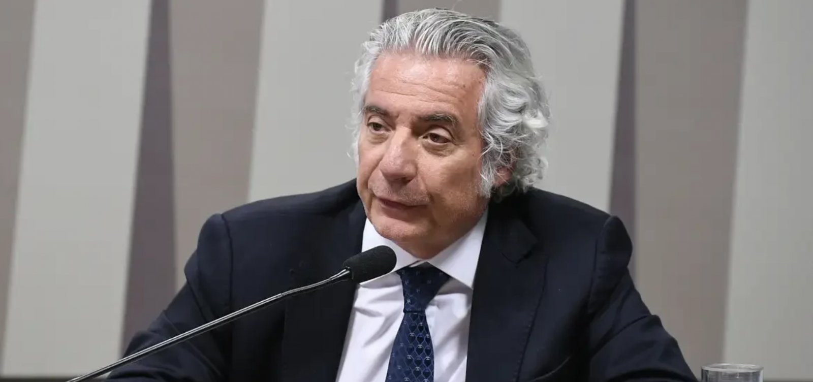 Coordenador de Flávio Bolsonaro defendeu aumento de 23% no preço do gás de cozinha