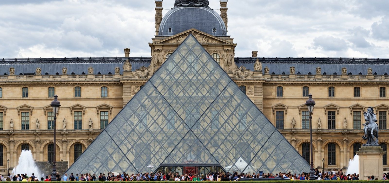 Museu do Louvre será fechado neste sábado devido a ondas de protestos na França