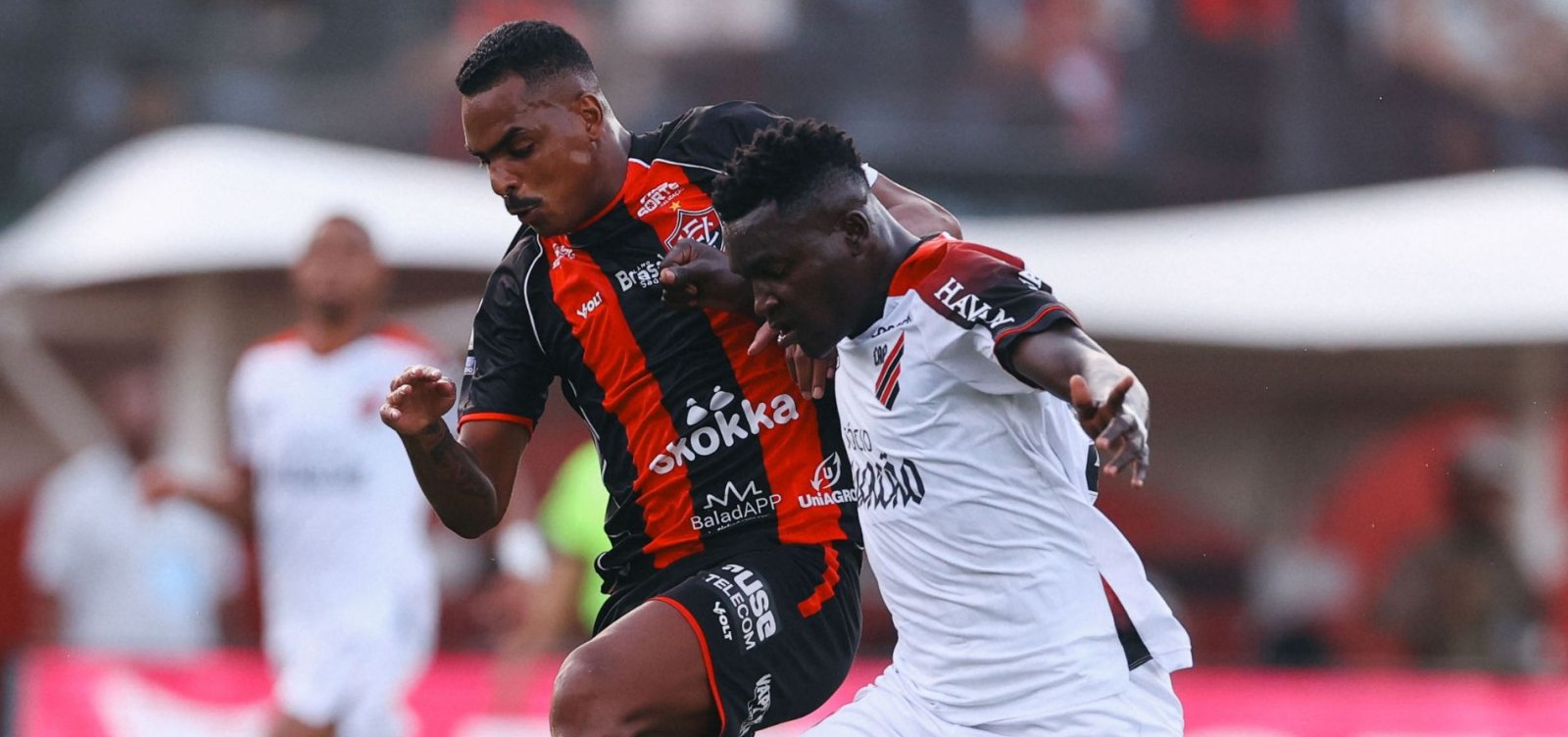 No Barradão, Vitória sai atrás, mas busca empate com o Athletico-PR pelo Brasileiro