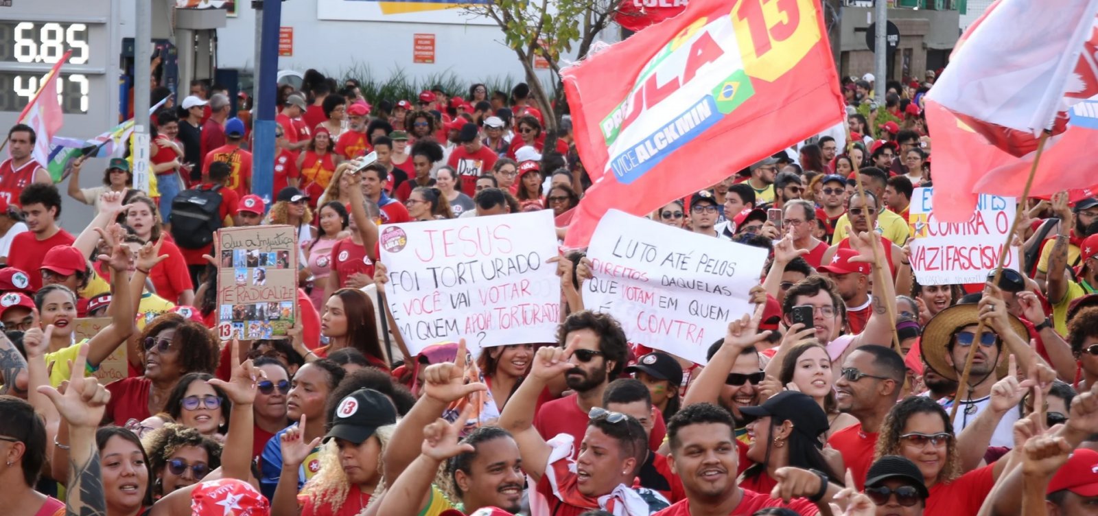 Recife tem pelo menos três atos em apoio a Lula na véspera do segundo turno