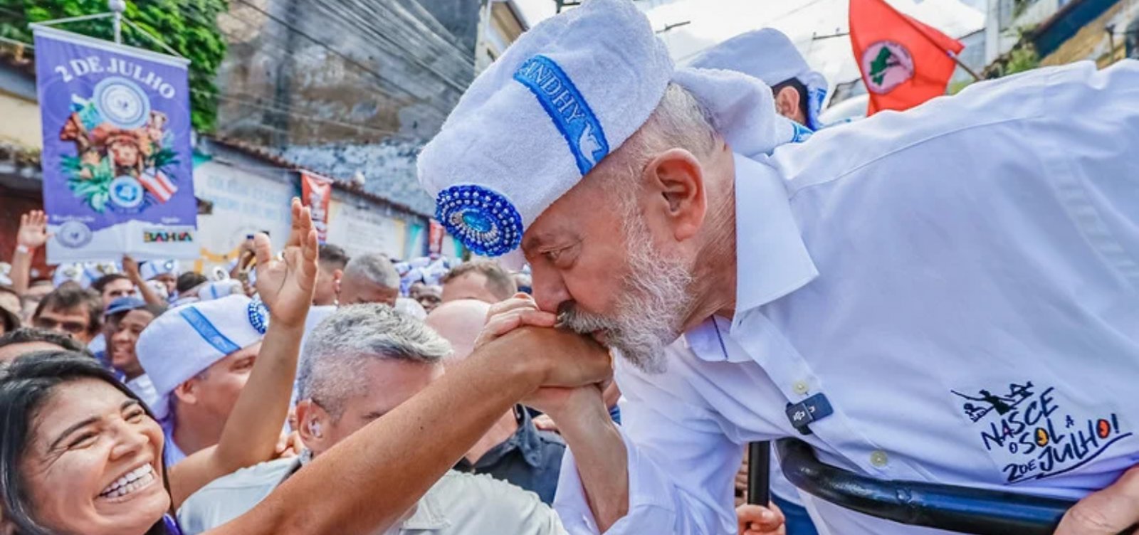 Lula chega a 73,24% dos votos em Salvador em 2º turno marcado por retenção de ônibus