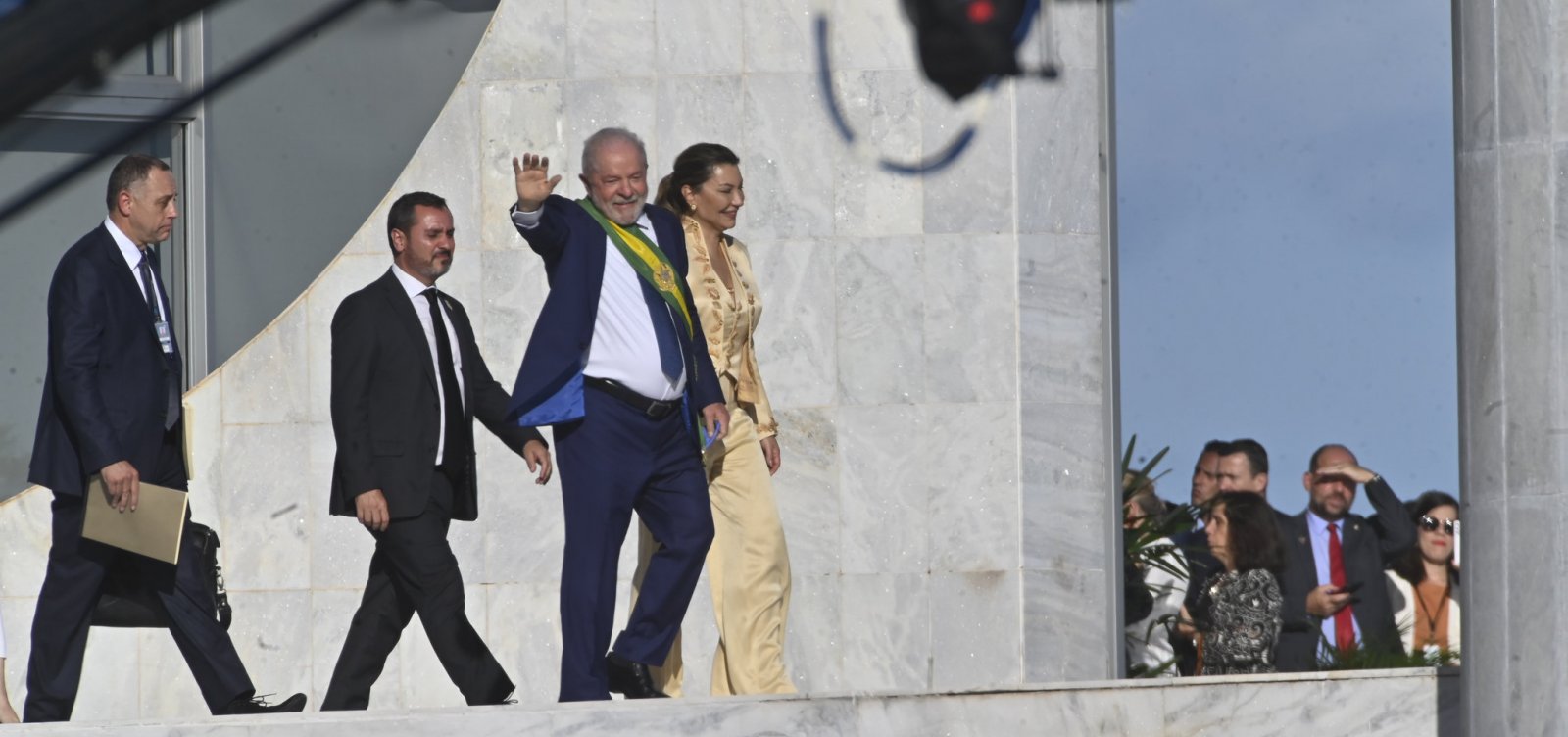 Posse de presidente eleito passa para 5 de janeiro; governadores assumem no dia 6