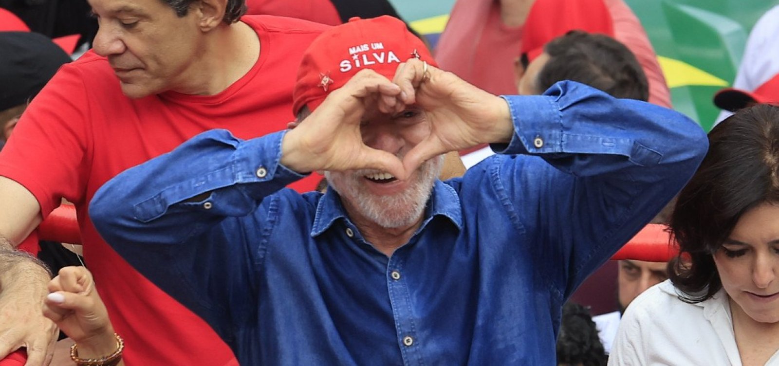 Lula completa 81 anos nesta terça, mas certidão registra outra data; entenda