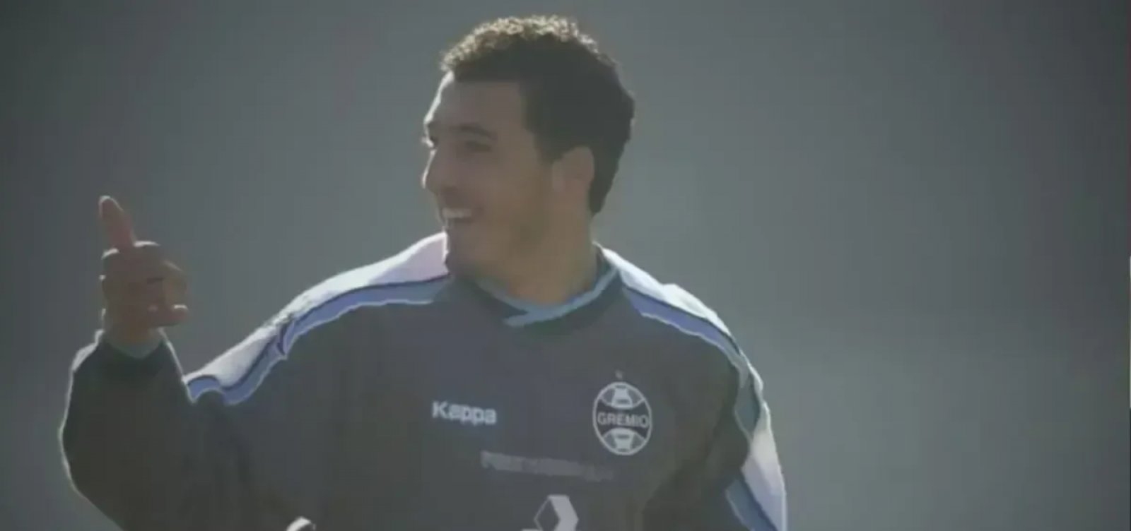 Morre Émerson Leal, ex-atleta do Grêmio, após infarto durante jogo de futebol