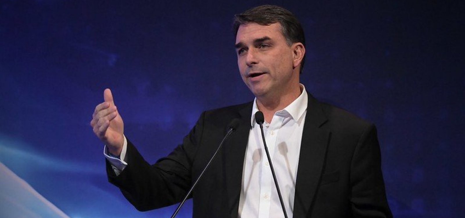 PF apontou risco de fuga de Flávio Bolsonaro antes de senador viajar para os EUA