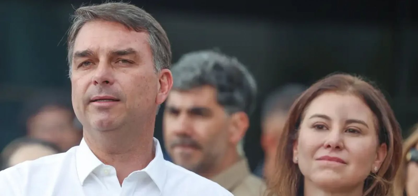 Flávio Bolsonaro e família recebem autorização humanitária para permanecer nos EUA por um ano