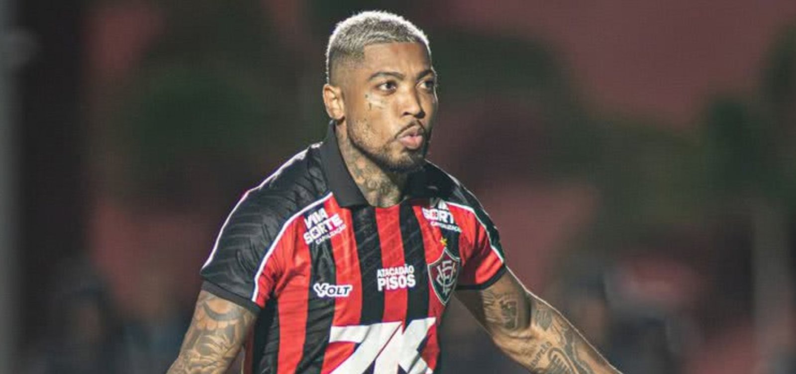 Marinho recebe punição do STJD com um jogo de suspensão após expulsão diante do Athletico