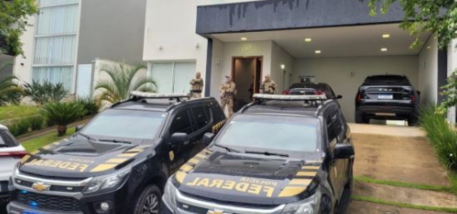 PF cumpre mandados contra suspeitos de tráfico de drogas e armas na Bahia e em São Paulo