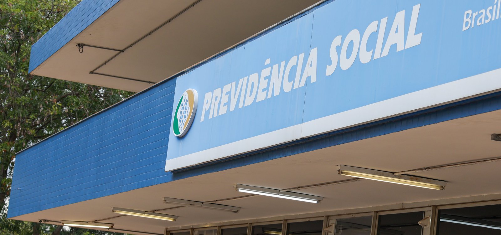 INSS alerta para golpes com falsas inscrições em concursos públicos