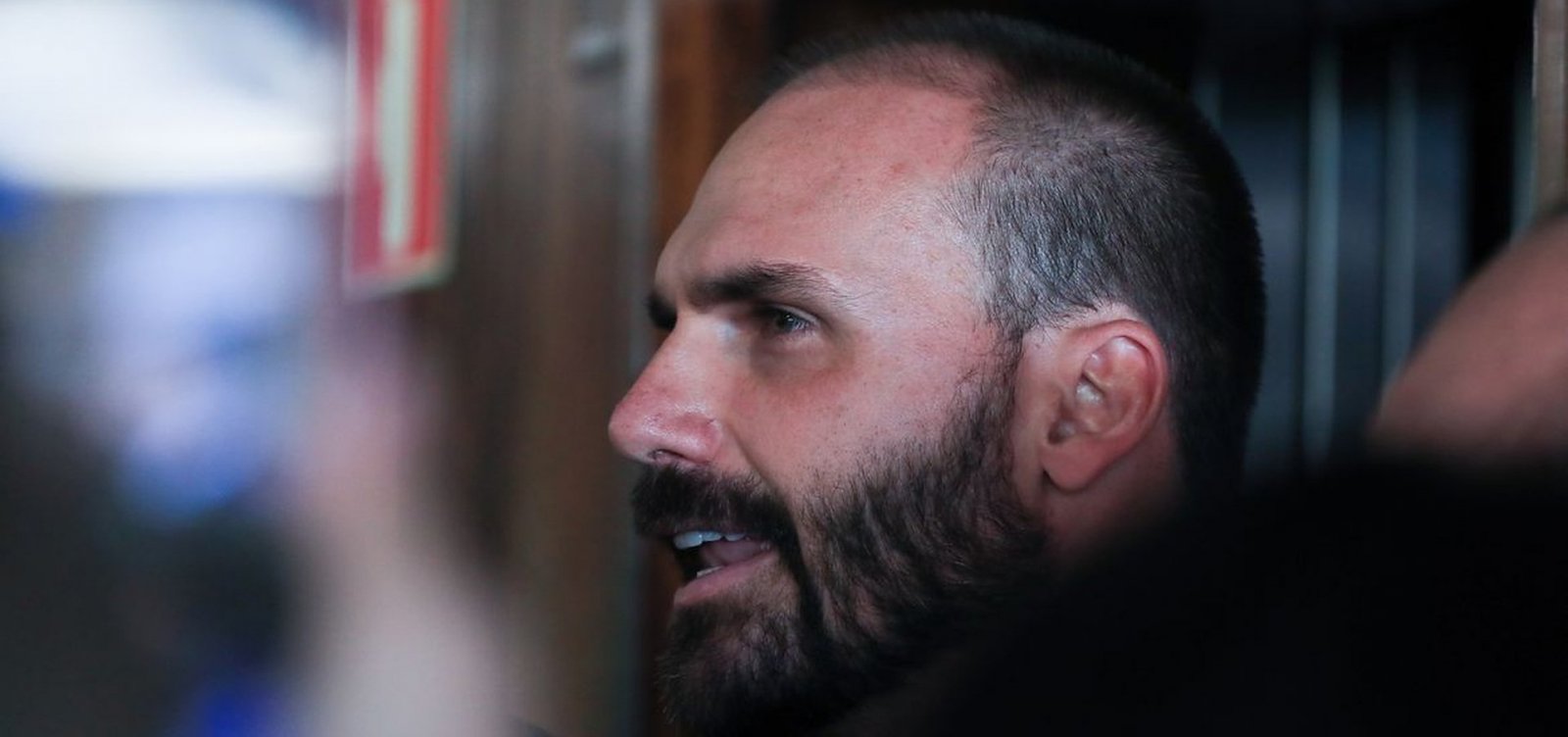 Eduardo Bolsonaro ataca Tarcísio e diz que governador paulista não é de direita