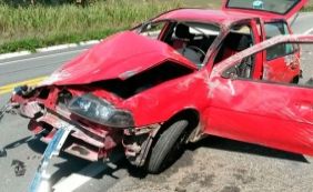 Menina de 11 anos é arremessada em capotamento e morre na BR-101