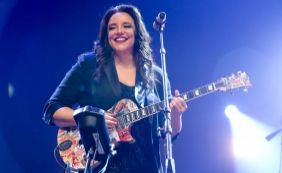 Atriz fala de namoro com Ana Carolina: "Me senti atraída e não hesitei"