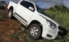 Homem morre após colisão entre caminhonete e carreta em Vitória da Conquista