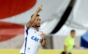 Hernane cobra sequência de jogos pelo Bahia para continuar jogando bem