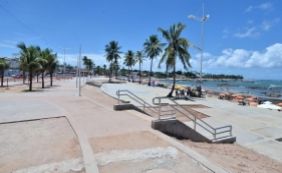 Com marcas de tiros, corpo de homem é encontrado em praia de Itapuã